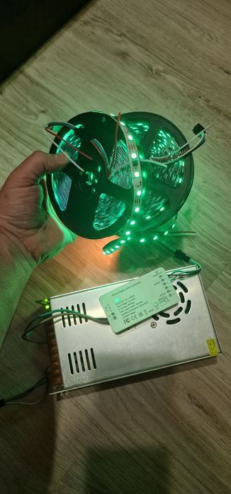 Продавам Argb contoller и лед ленти