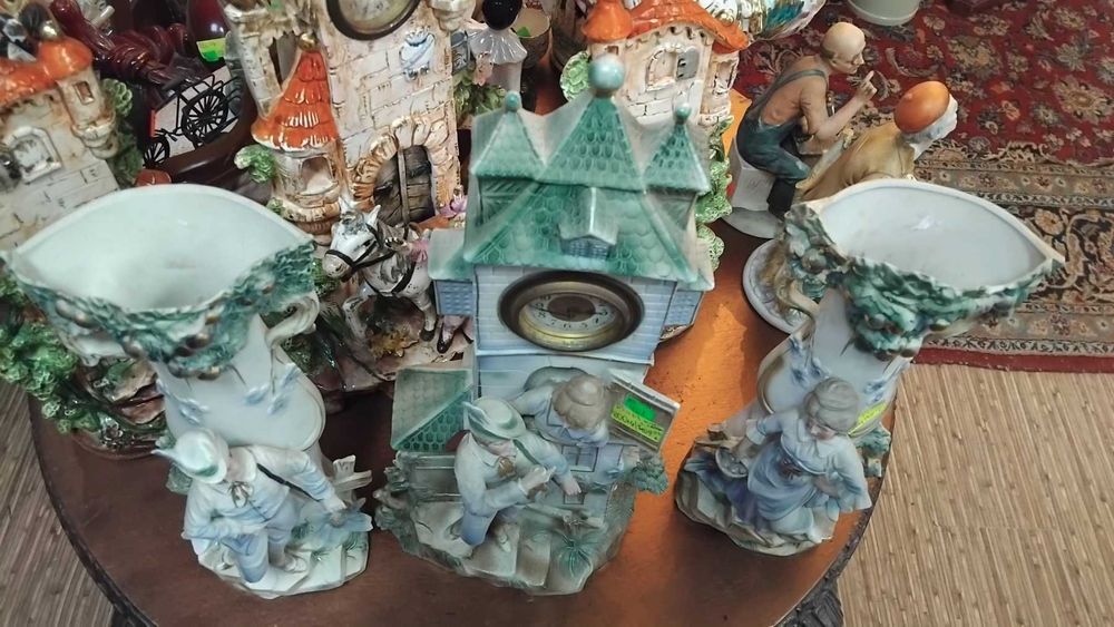 Порцеланов часовник с 2 вази - комплект