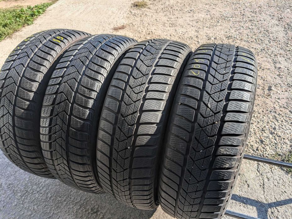 205/60 R17 • Iarna • Pirelli Sottozero 3 93H | 4 buc | Pret/buc