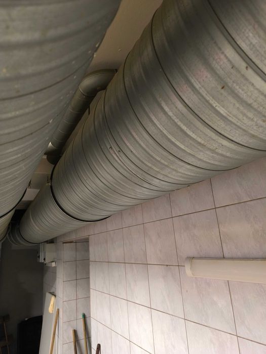 Sistem profesional de ventilatie pentru bucatarie.