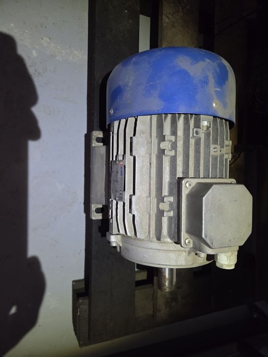 Motor electric trifazic 4kw si 2.2kw