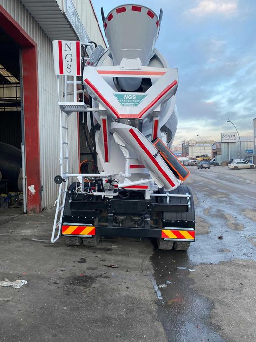 Автобетоносмеситель объёмом 12 м³ (марка Форд)