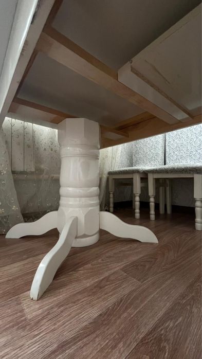 Стол для гостиной , 4м*1,10м.