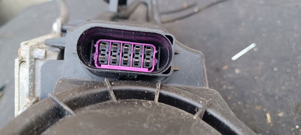 Десен фар Ауди а3 2014-2018г.