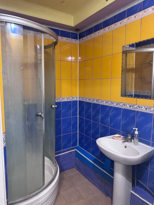 Продам 1 км кв. На 2 этаже