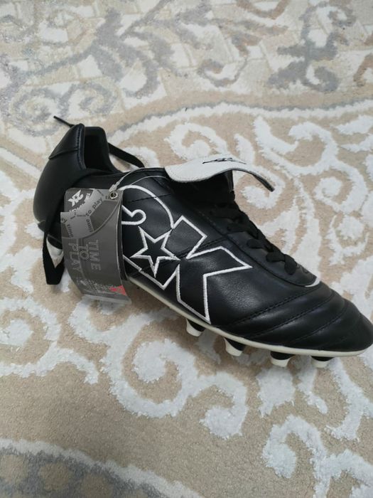 Бутсы футбольный