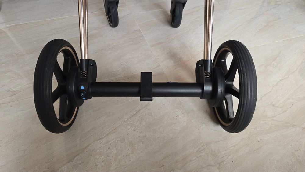 Cybex e-priam 4 количка + столче за кола