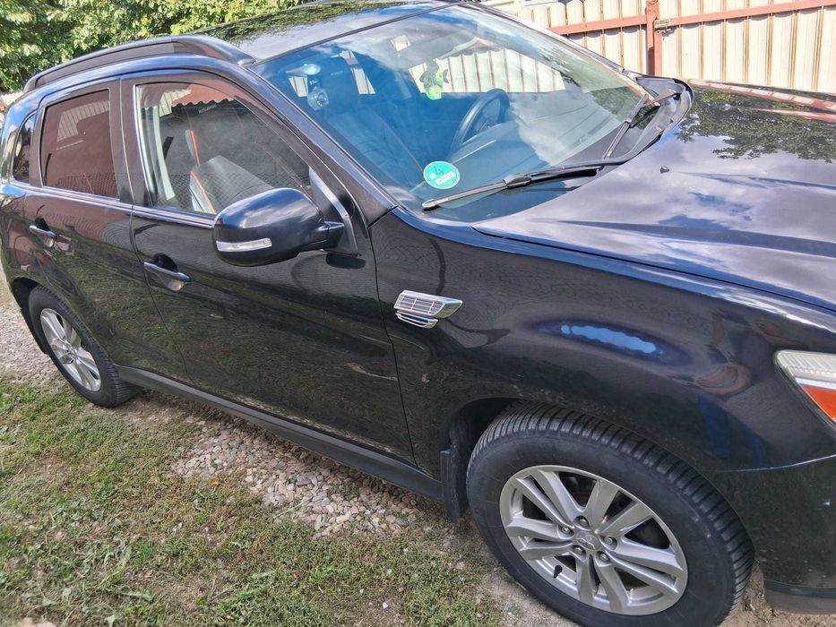 Mașina Mitsubishi ASX