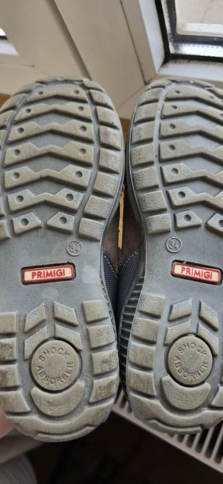 Vând sandale Primigi 34