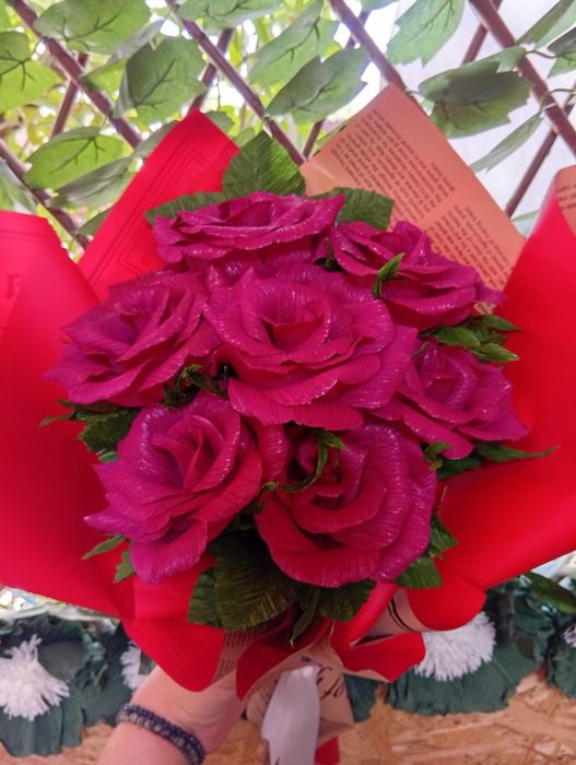 Flori din hârtie floristică,un cadou ce ține mult