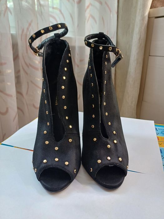 Продам новые туфли размер 36