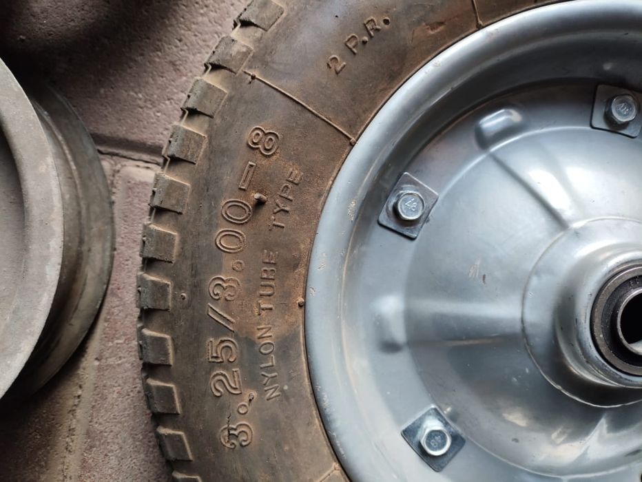 Колёса на тачку б/у