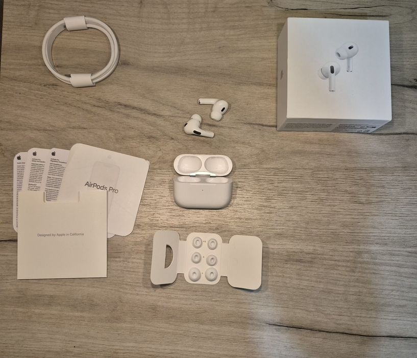 Vând Căști Apple AirPods Pro (generația a 2-a)