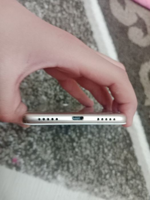 Продаётся телефон на запчасти