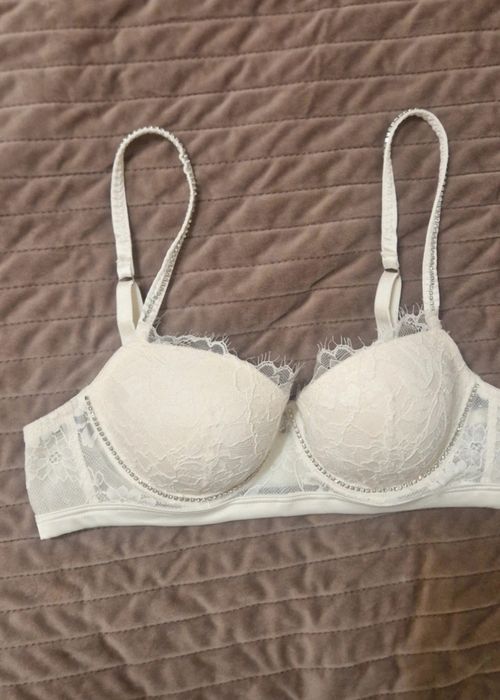 Sutien alb cu pietre