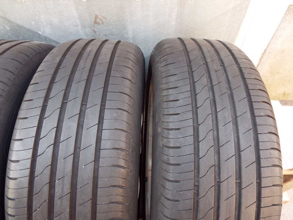 vand 4 anvelope de vara 215/55/17 goodyear efficientgrip performance2