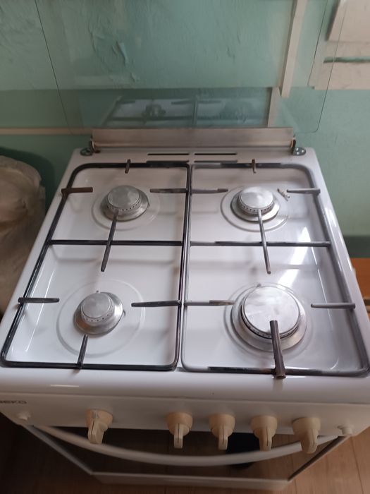 Газовая плита BEKO.