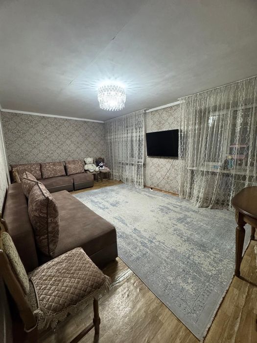 Продам 2 диваны и кресло 35000