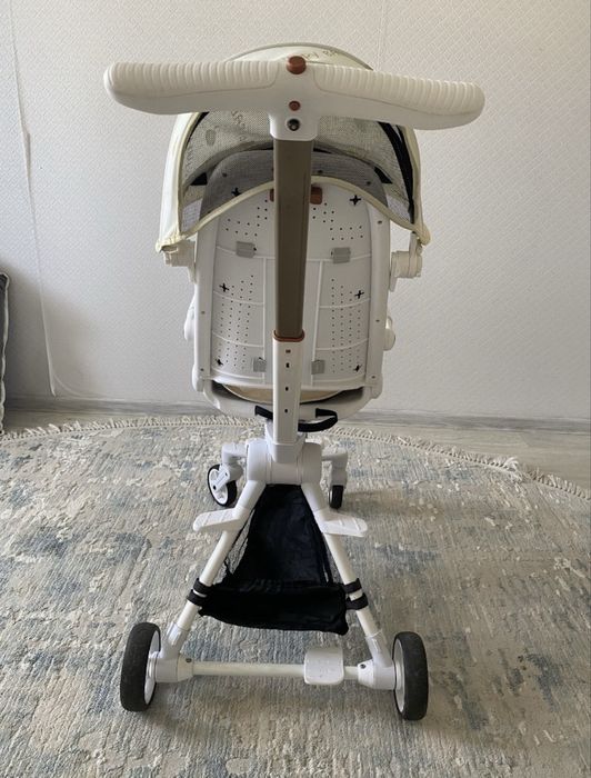 Коляска дрон белый цвет