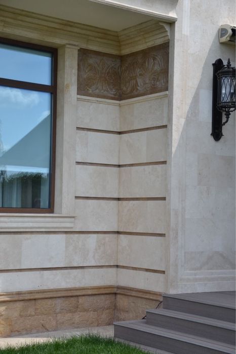 Профессиональный монтаж по натуральному камню травертин