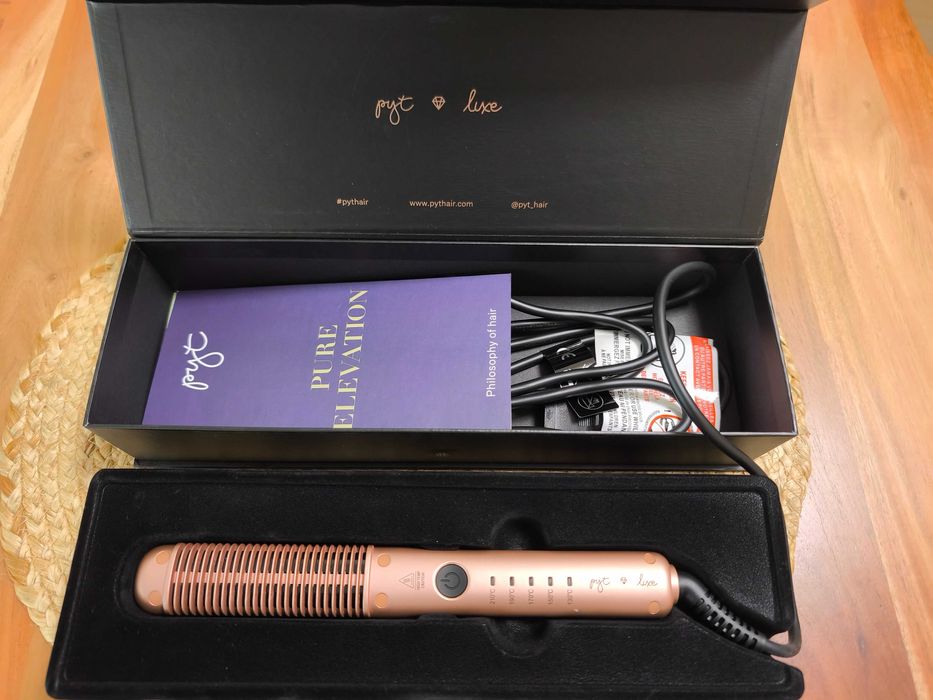 Продавам преса за коса с керамични плочи Tres Chic Luxe