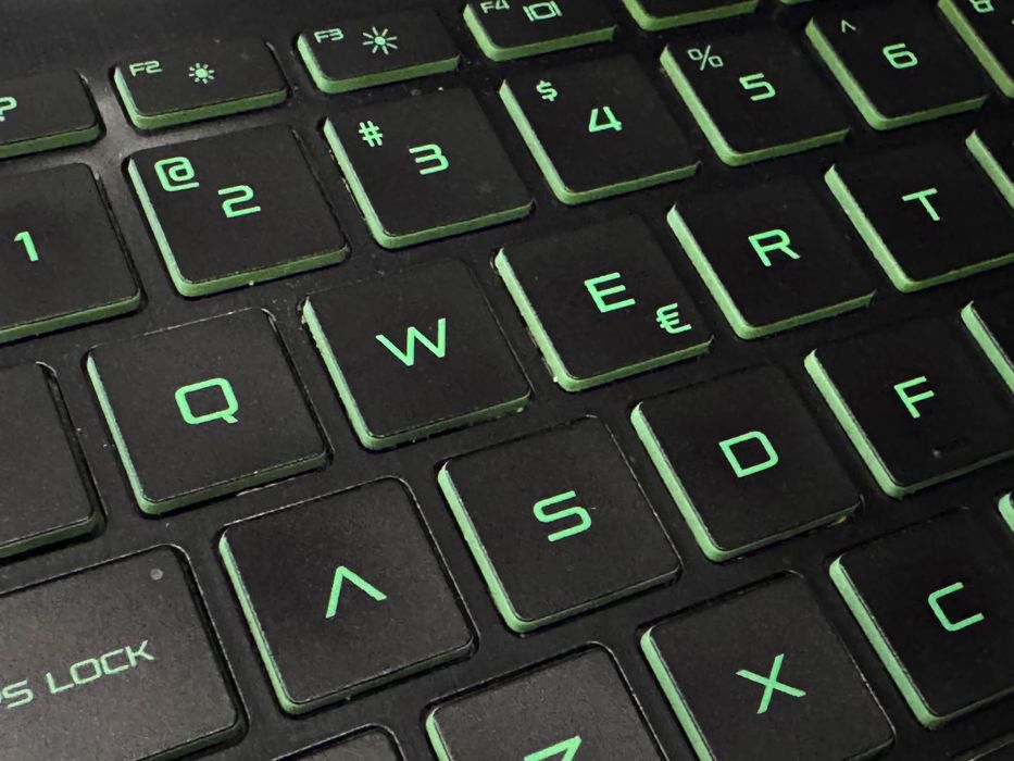 GTX 1050 Ti 4 GB / i5 8300H / 15.6 FullHD / Bang & Olufsen / HP Gaming