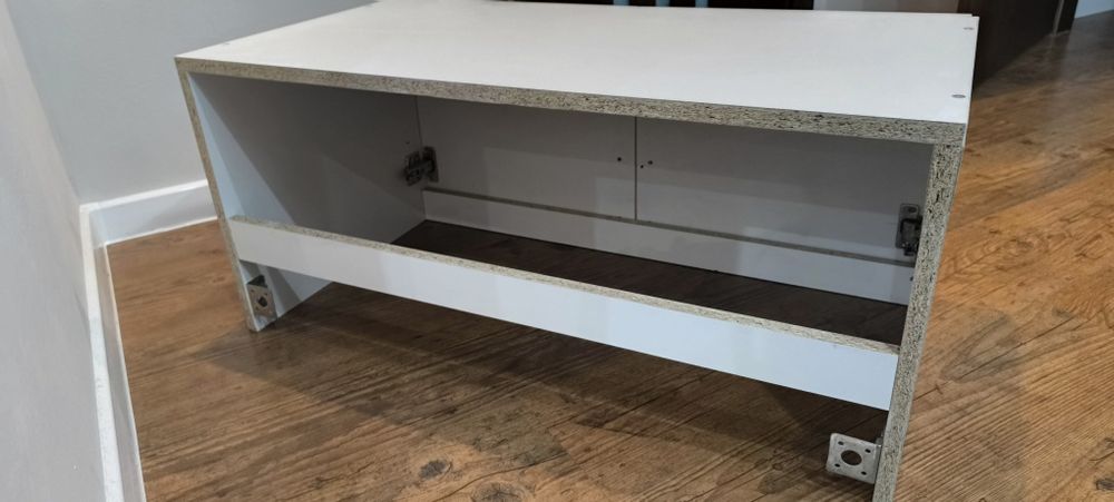 Шкафчик навесной белый