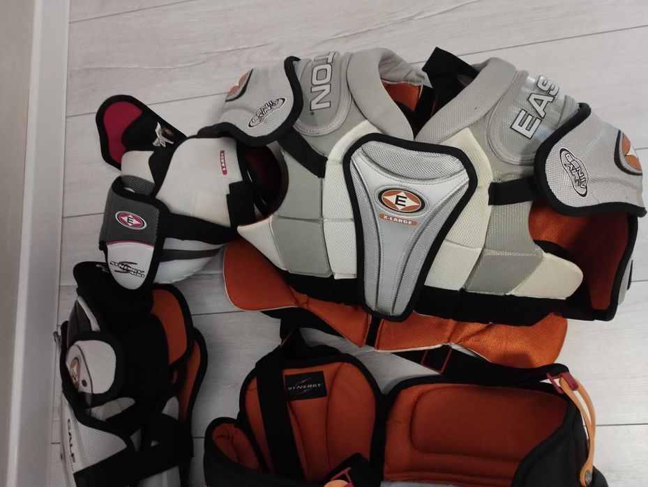 Профессиональная Хоккейная форма  коньки