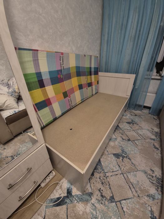 Кровать односпальная