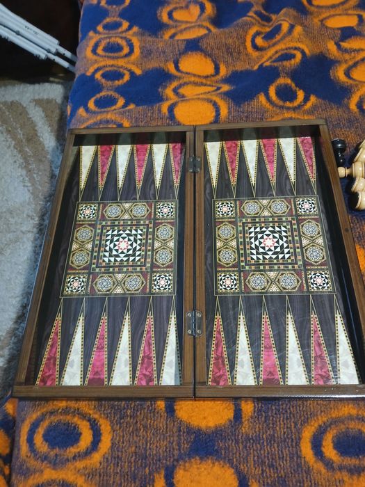 Сирийски Шах и табла