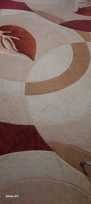 Продаётся ковёр.  Кілем сатылады