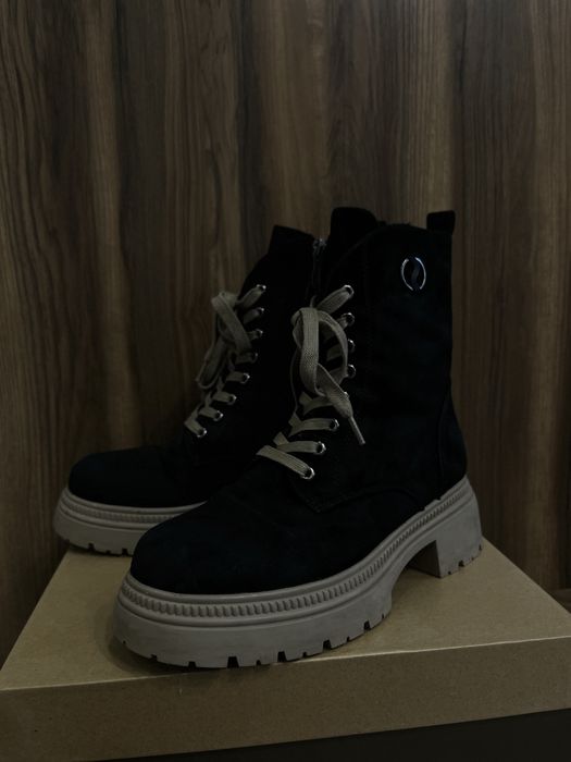 Продам зимнюю обувь