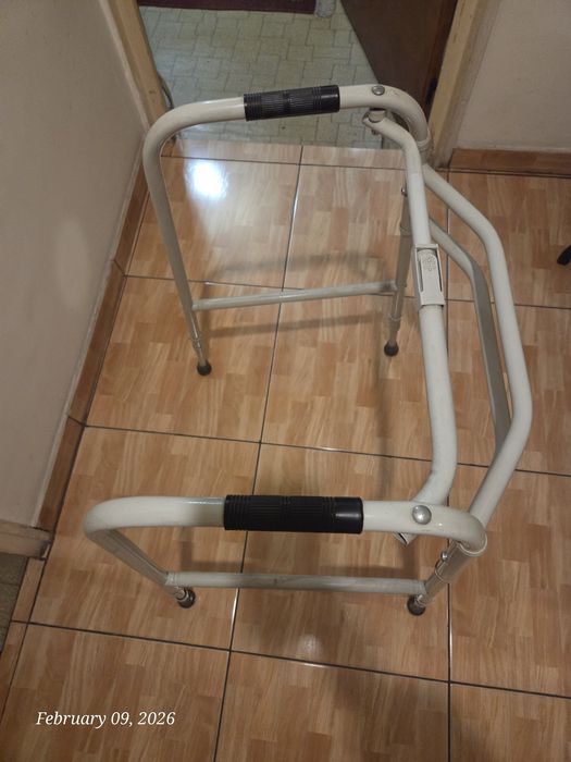 Cadru de mers pliabil