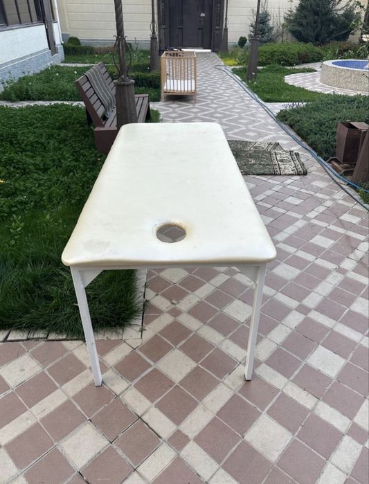 Массажная кушетка