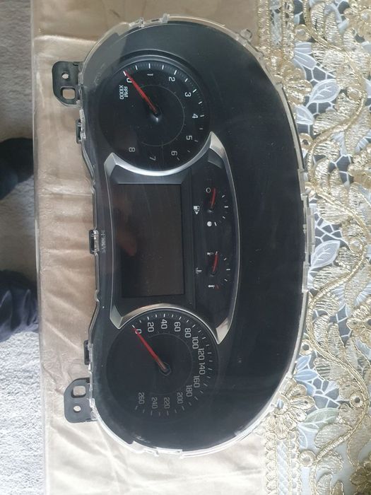 Малибу 2 табло 2.4сотилади