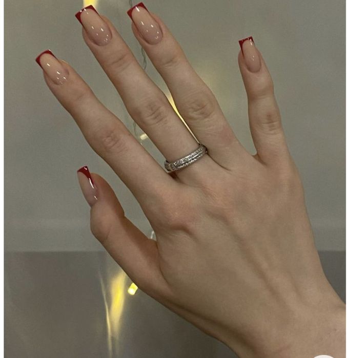 Наращивания ногтей