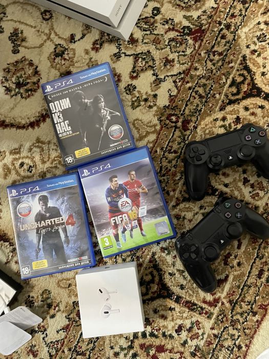 Продам белый playstation 4 512гб