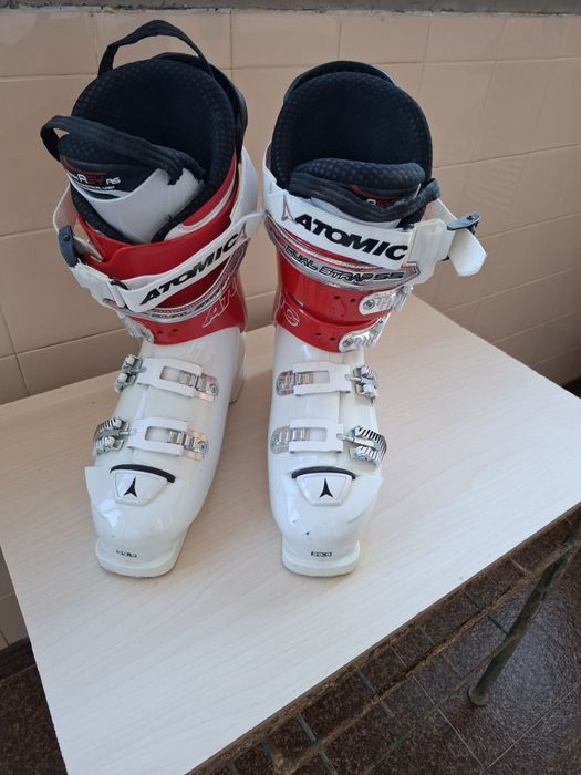 Ски обувки       .