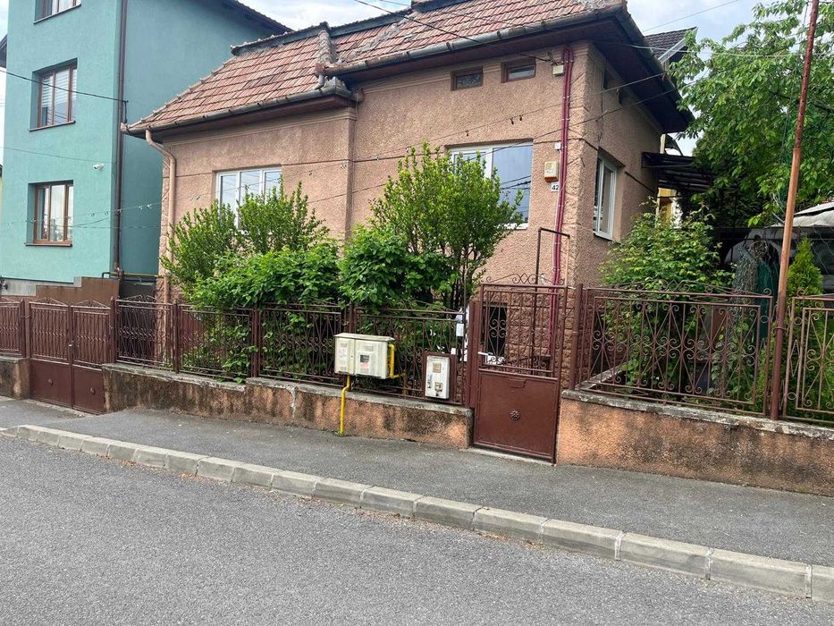 Inchiriez casa de locuit/sediu firma -4 Camere +Garaj cart A, Muresanu