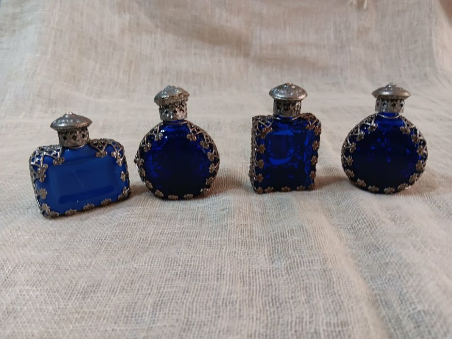 Два лота от малки шишенца с парфюм