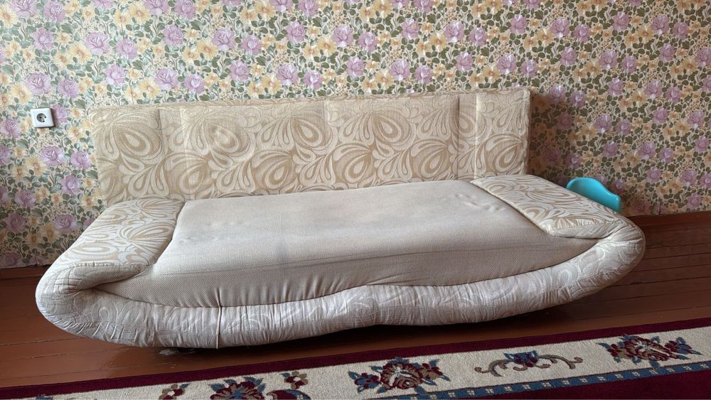 Продам диван тахта б/у, состояние хорошее чистое.