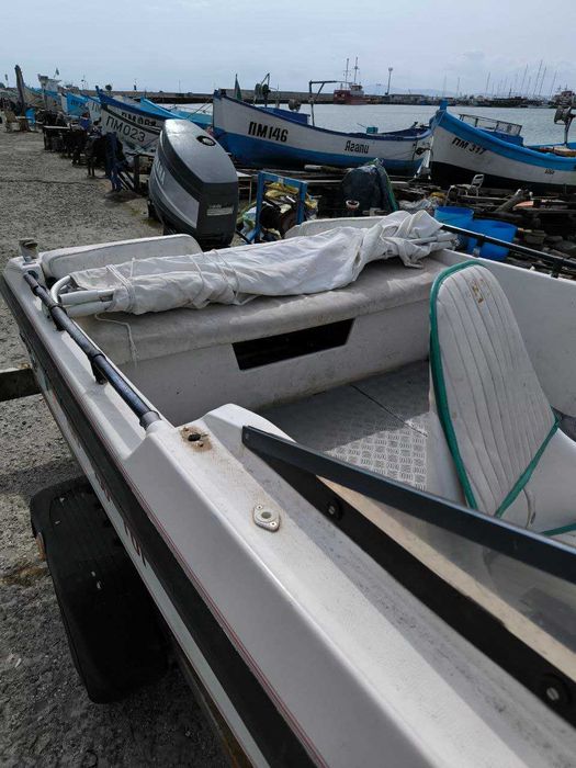 Лодка Rio 450, двигател Yamaha 30 (496 см3)