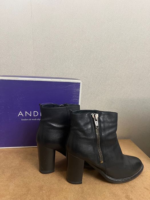 Сапоги 2 пары и ботинки  на каблуке