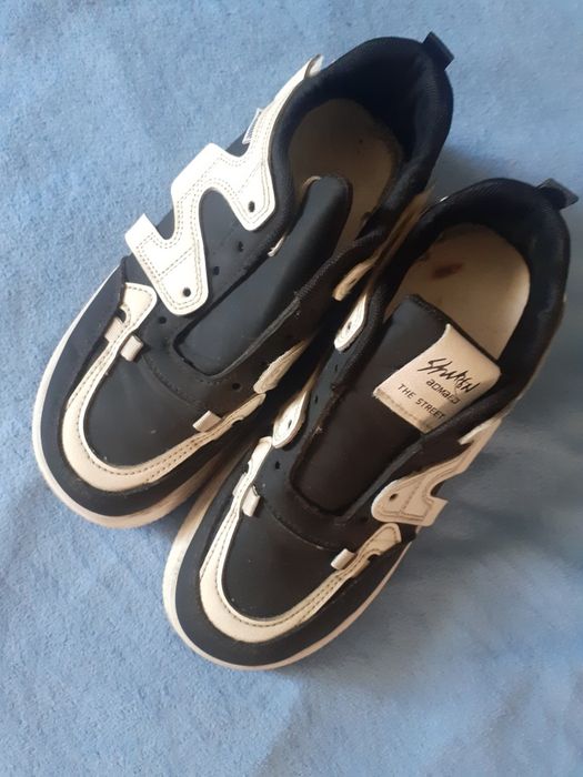 Продам кроссовки