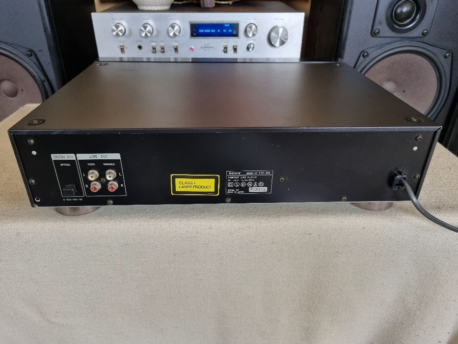 Sony CDP-990. Perfect functional. 18 Bit. Impecabil