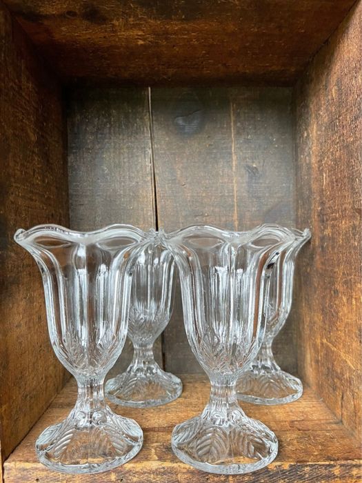 Комплект от 4 // Vintage Italy "Fidenza" Ruffled/Tulip