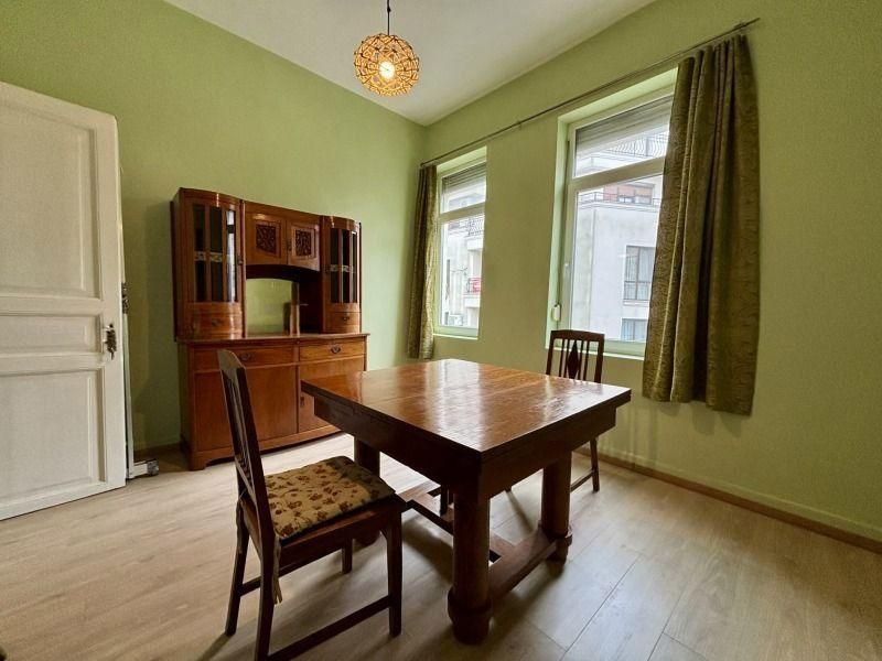 Тристаен, под наем, Център