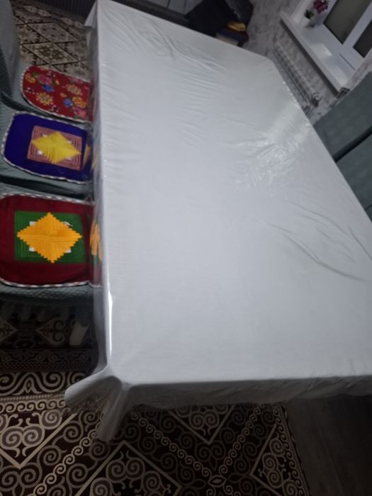 Продам стол и стулья