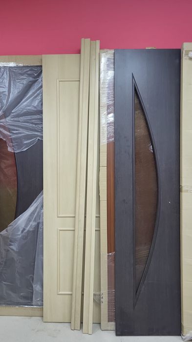 Продам новые люстры, межкомнатные двери