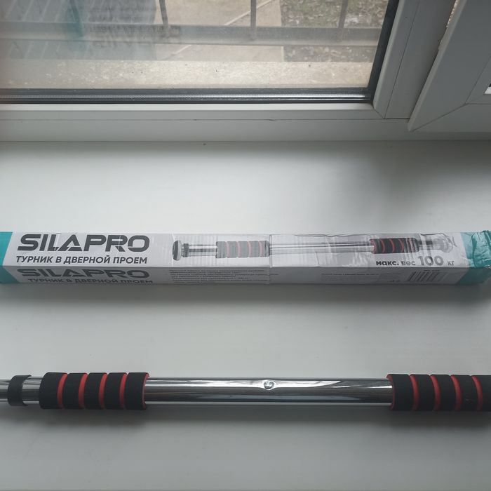 Продам турник в дверной проем